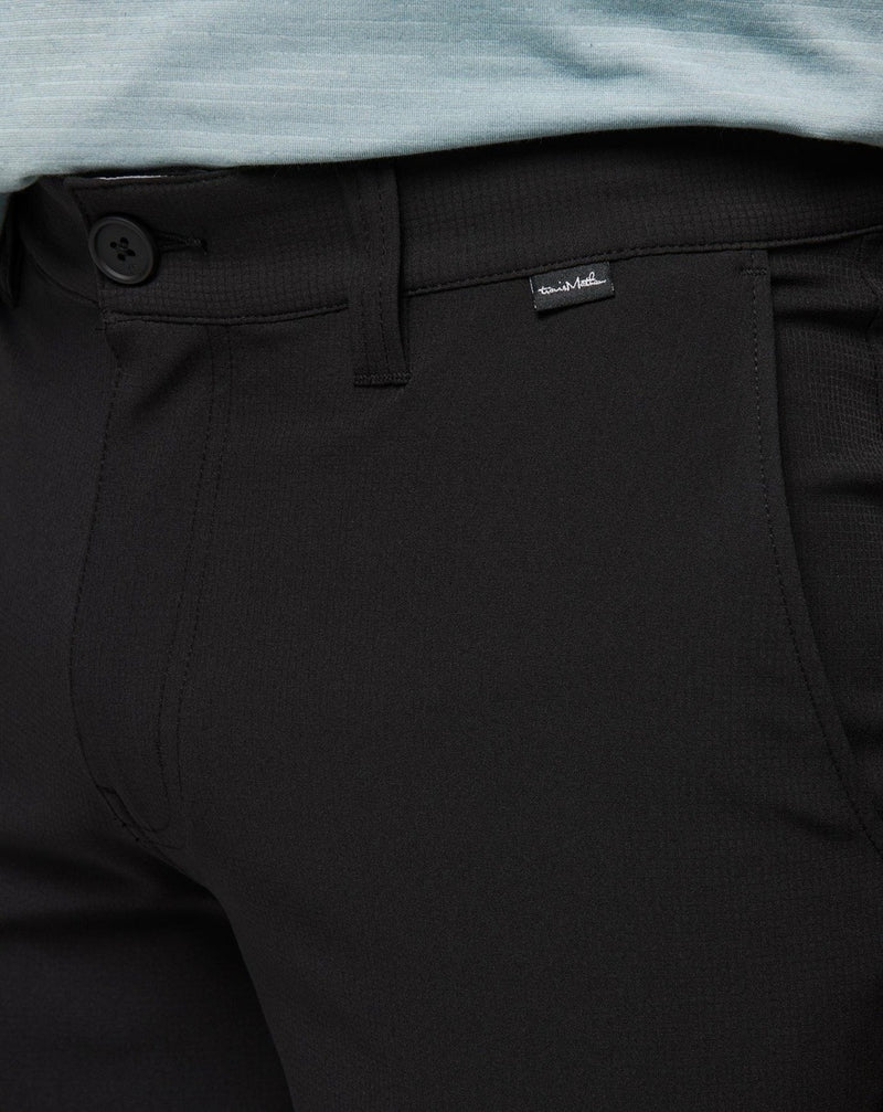 Load image into Gallery viewer, Travis Mathew Wanderlust Short - Black
